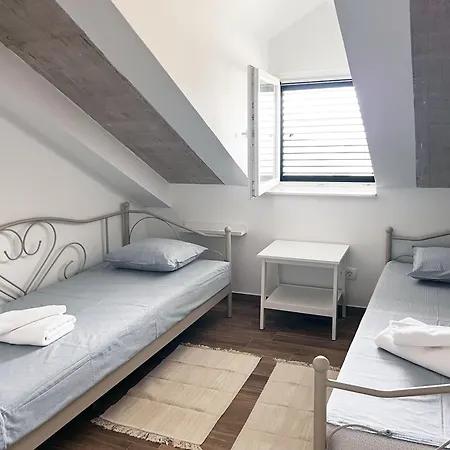 Maslina Stone House Apartamento *