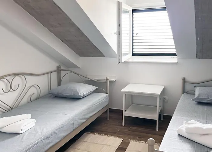 Maslina Stone House Apartment *