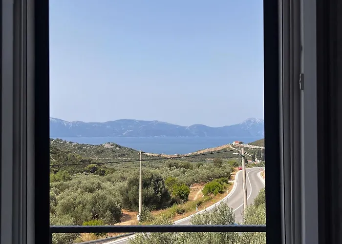 Maslina Stone House *