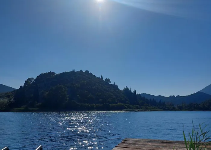 Maslina Stone House Apartment