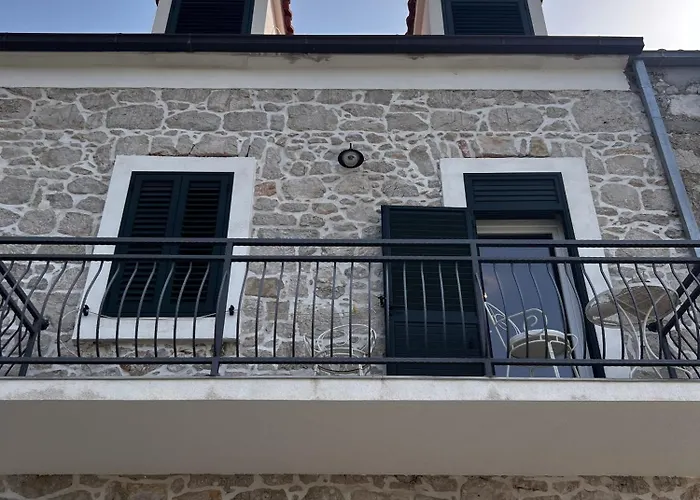 Maslina Stone House Bacina