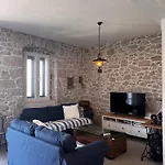 Maslina Stone House Apartment *