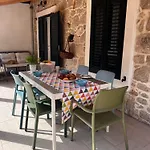 Apartment Maslina Stone House *