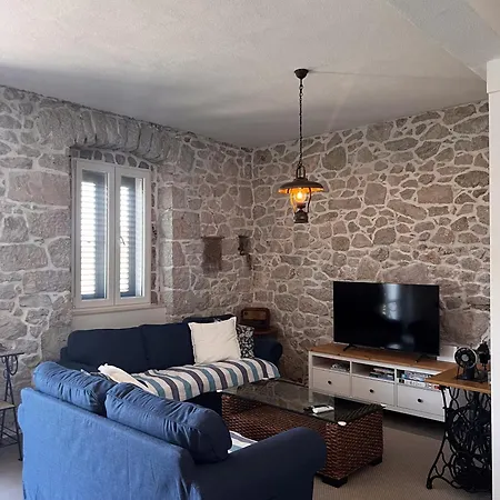 Maslina Stone House Lägenhet *