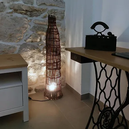 Maslina Stone House Lägenhet