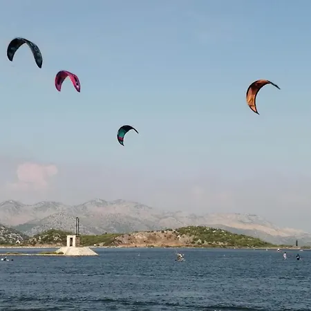 Apartment Maslina Stone House *