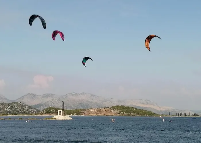 Apartment Maslina Stone House *