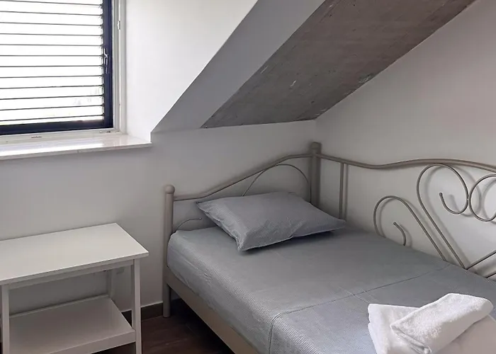 Maslina Stone House Apartment *